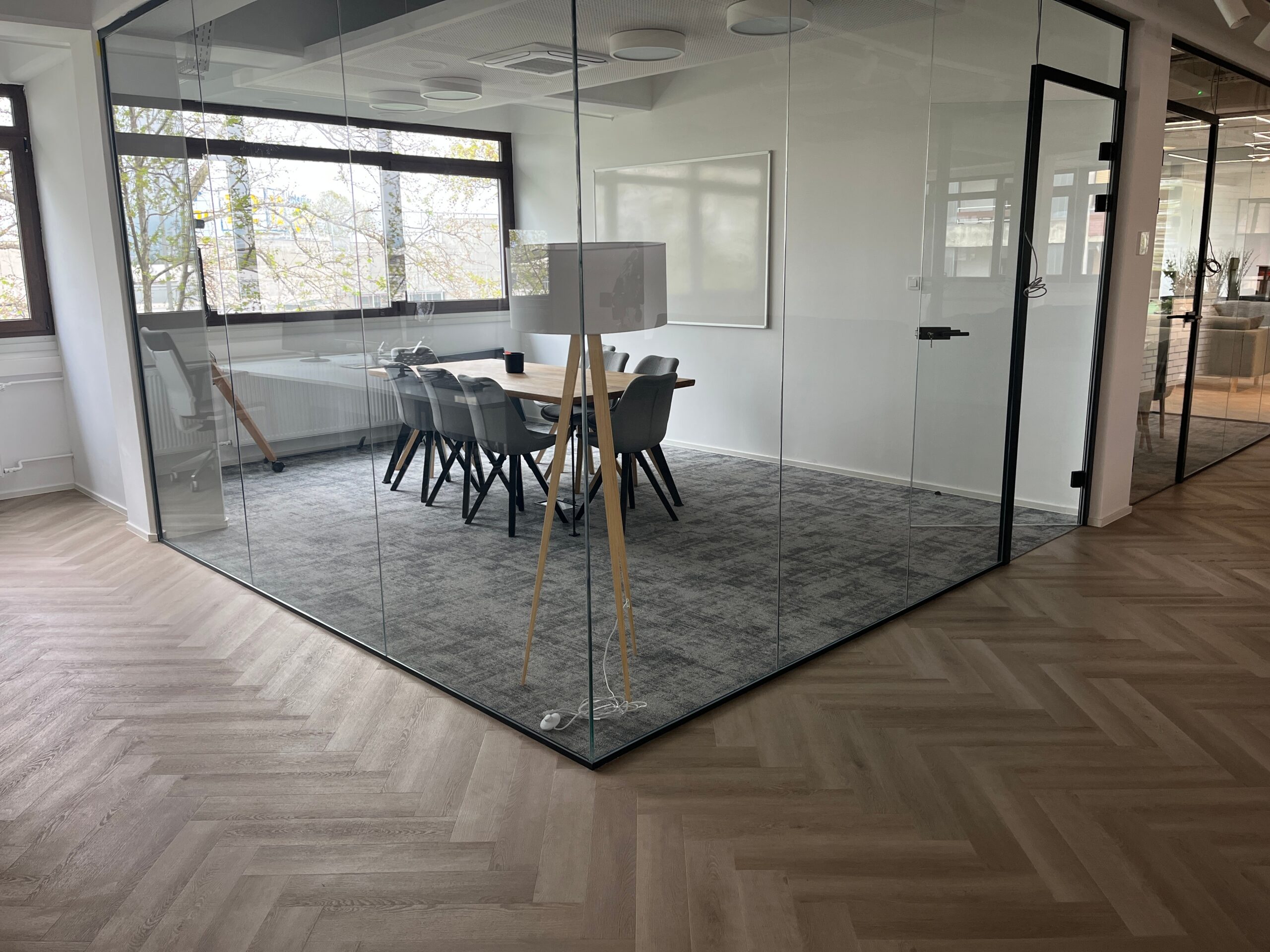 Meeting,Room,In,New,Office